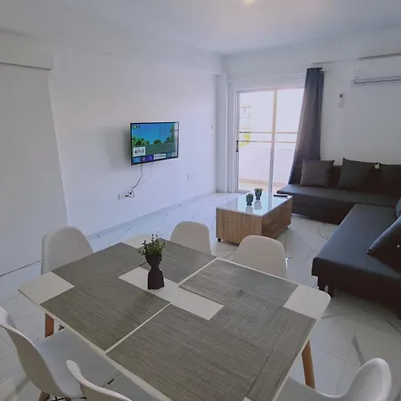 Azure Dream Apartment Paralimni